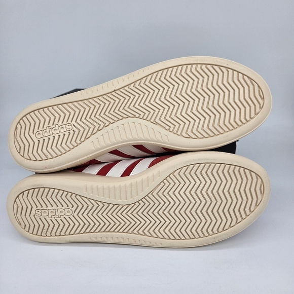 Athletic_Shoes